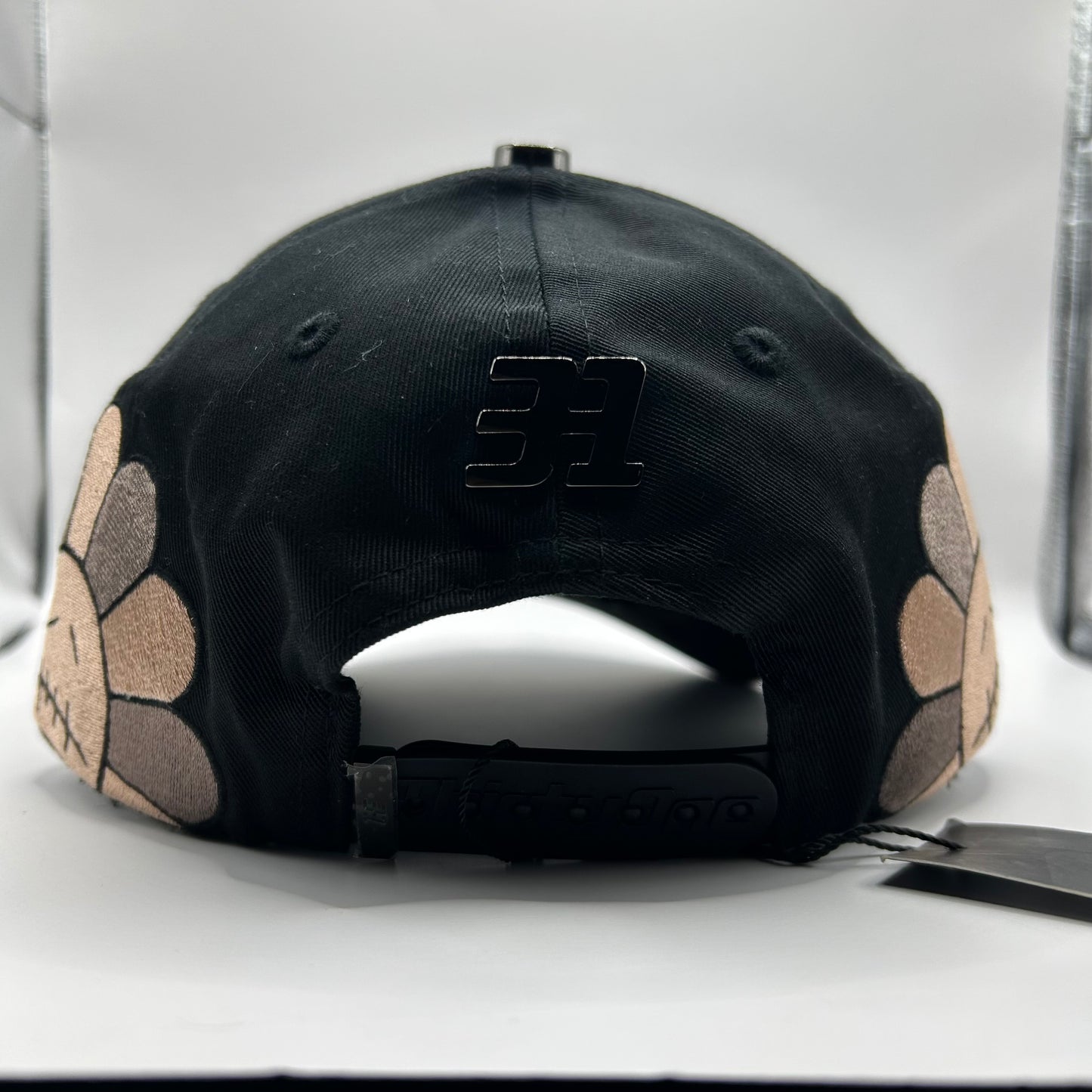 THIRTY ONE HATS MURAKAMI
