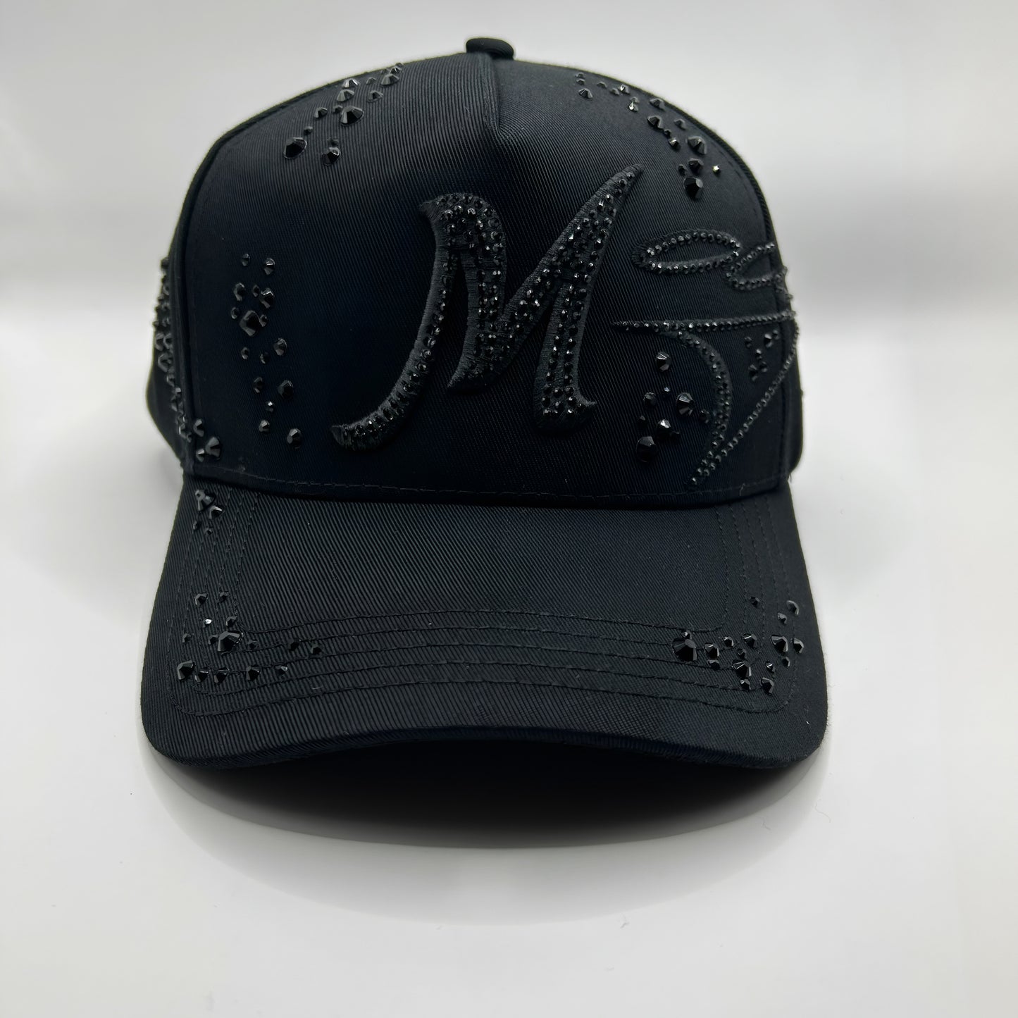 THIRTY ONE HATS MAGO NEGRO