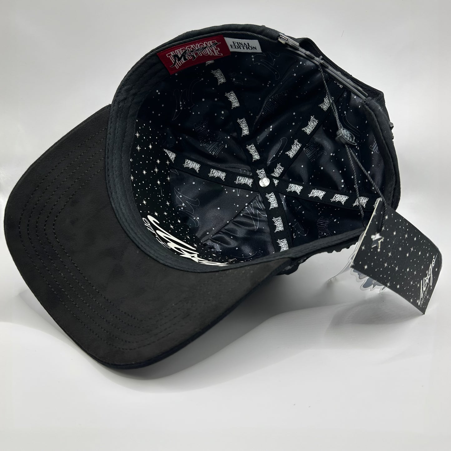 THIRTY ONE HATS MAGO NEGRO