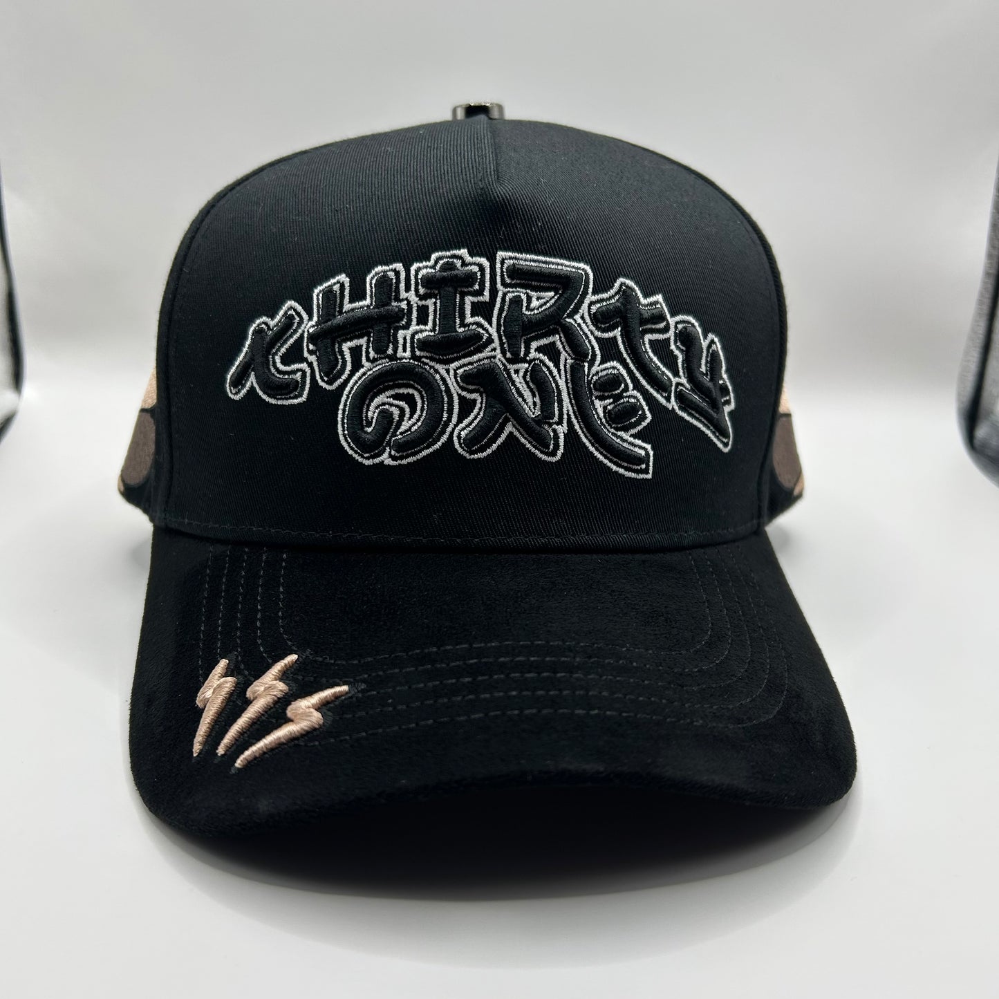 THIRTY ONE HATS MURAKAMI